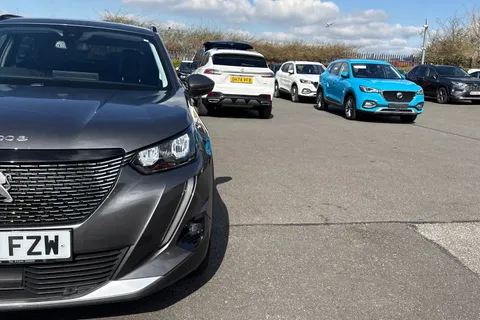 BT70FZW PEUGEOT 2008 1.2 PureTech 130 Allure Premium 5dr EAT8 Thumbnail #27