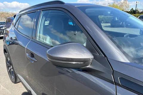 BT70FZW PEUGEOT 2008 1.2 PureTech 130 Allure Premium 5dr EAT8 Thumbnail #29