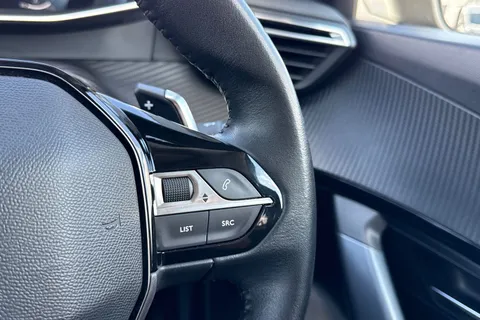 BT70FZW PEUGEOT 2008 1.2 PureTech 130 Allure Premium 5dr EAT8 Thumbnail #39