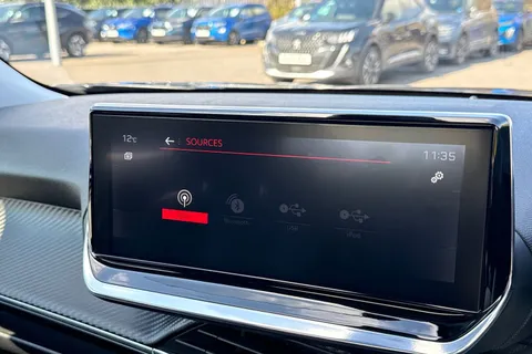 BT70FZW PEUGEOT 2008 1.2 PureTech 130 Allure Premium 5dr EAT8 Thumbnail #46