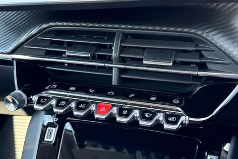 BT70FZW PEUGEOT 2008 1.2 PureTech 130 Allure Premium 5dr EAT8 Thumbnail #54