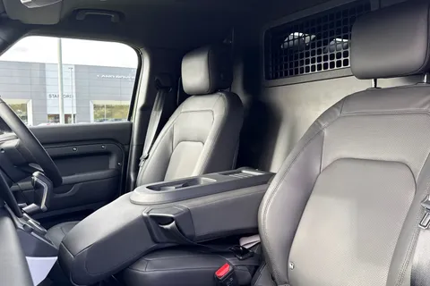 DN26HFR Land Rover Defender 110 3.0 D250 MHEV X-Dynamic HSE Hard Top SUV 5dr Diesel Auto 4WD MWB Euro 6 (s/s) (249 ps) Thumbnail #5