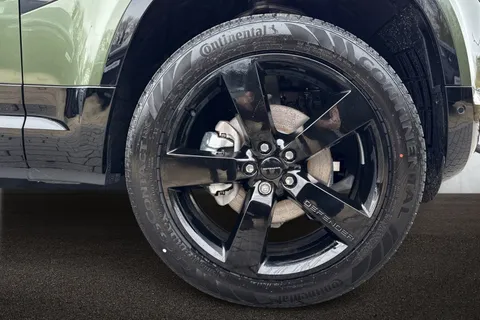 DN26HFR Land Rover Defender 110 3.0 D250 MHEV X-Dynamic HSE Hard Top SUV 5dr Diesel Auto 4WD MWB Euro 6 (s/s) (249 ps) Thumbnail #9