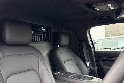 DN26HFR Land Rover Defender 110 3.0 D250 MHEV X-Dynamic HSE Hard Top SUV 5dr Diesel Auto 4WD MWB Euro 6 (s/s) (249 ps) Thumbnail #22