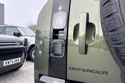 DN26HFR Land Rover Defender 110 3.0 D250 MHEV X-Dynamic HSE Hard Top SUV 5dr Diesel Auto 4WD MWB Euro 6 (s/s) (249 ps) Thumbnail #27