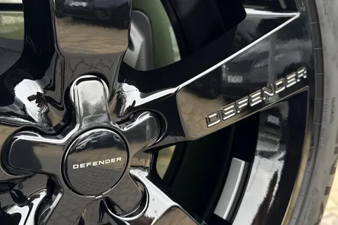 DN26HFR Land Rover Defender 110 3.0 D250 MHEV X-Dynamic HSE Hard Top SUV 5dr Diesel Auto 4WD MWB Euro 6 (s/s) (249 ps) Thumbnail #35