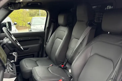 DN26HFR Land Rover Defender 110 3.0 D250 MHEV X-Dynamic HSE Hard Top SUV 5dr Diesel Auto 4WD MWB Euro 6 (s/s) (249 ps) Thumbnail #41