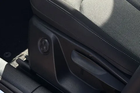 DW23FWN Audi Q2 Sport 30 TFSI  110 PS 6-speed Thumbnail #32