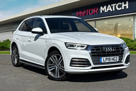 LP19HGZ Audi Q5 2.0 TDI 40 S line S Tronic quattro Euro 6 (s/s) 5dr Thumbnail #2