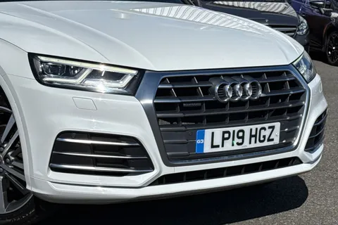 LP19HGZ Audi Q5 2.0 TDI 40 S line S Tronic quattro Euro 6 (s/s) 5dr Thumbnail #10