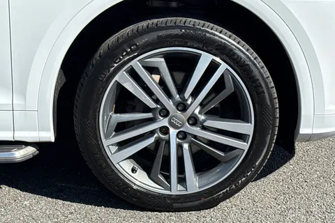 LP19HGZ Audi Q5 2.0 TDI 40 S line S Tronic quattro Euro 6 (s/s) 5dr Thumbnail #11