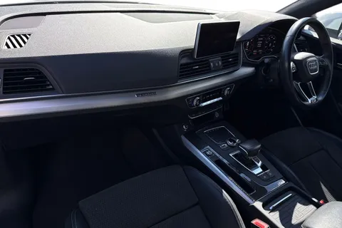 LP19HGZ Audi Q5 2.0 TDI 40 S line S Tronic quattro Euro 6 (s/s) 5dr Thumbnail #16