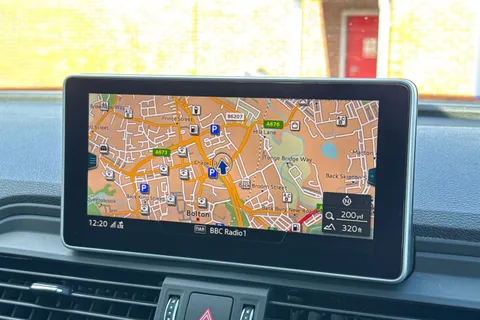 LP19HGZ Audi Q5 2.0 TDI 40 S line S Tronic quattro Euro 6 (s/s) 5dr Thumbnail #18