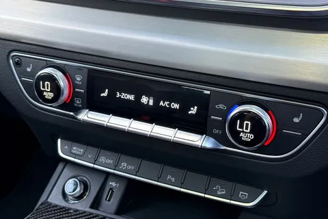 LP19HGZ Audi Q5 2.0 TDI 40 S line S Tronic quattro Euro 6 (s/s) 5dr Thumbnail #23