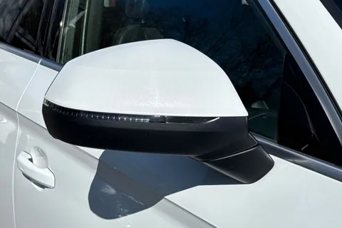 LP19HGZ Audi Q5 2.0 TDI 40 S line S Tronic quattro Euro 6 (s/s) 5dr Thumbnail #29