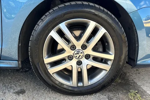 11 of 39 for Volkswagen Jetta 2.0 TDI BlueMotion Tech SE Euro 6 (s/s) 4dr