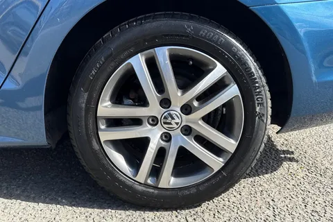 13 of 39 for Volkswagen Jetta 2.0 TDI BlueMotion Tech SE Euro 6 (s/s) 4dr