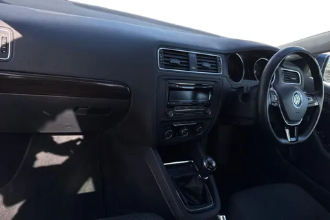 15 of 39 for Volkswagen Jetta 2.0 TDI BlueMotion Tech SE Euro 6 (s/s) 4dr