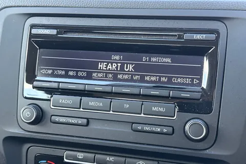 17 of 39 for Volkswagen Jetta 2.0 TDI BlueMotion Tech SE Euro 6 (s/s) 4dr