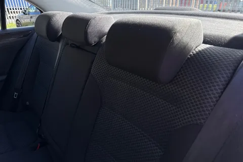 19 of 39 for Volkswagen Jetta 2.0 TDI BlueMotion Tech SE Euro 6 (s/s) 4dr