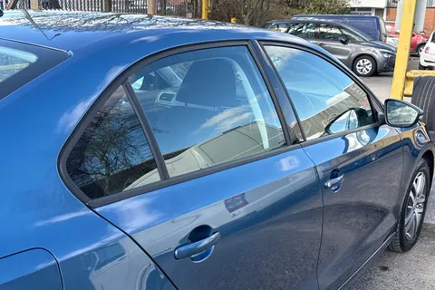 25 of 39 for Volkswagen Jetta 2.0 TDI BlueMotion Tech SE Euro 6 (s/s) 4dr