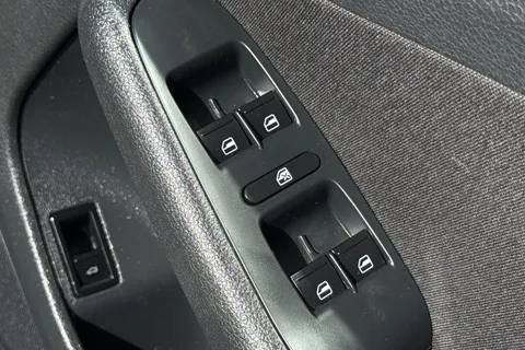 30 of 39 for Volkswagen Jetta 2.0 TDI BlueMotion Tech SE Euro 6 (s/s) 4dr