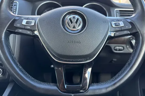 33 of 39 for Volkswagen Jetta 2.0 TDI BlueMotion Tech SE Euro 6 (s/s) 4dr