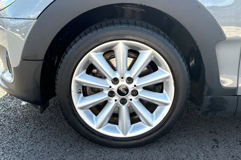 MK18YJV Mini Clubman 1.5 Cooper Auto Euro 6 (s/s) 6dr Thumbnail #11