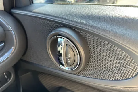 MK18YJV Mini Clubman 1.5 Cooper Auto Euro 6 (s/s) 6dr Thumbnail #21