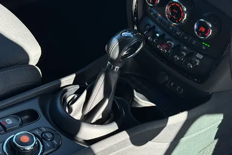 MK18YJV Mini Clubman 1.5 Cooper Auto Euro 6 (s/s) 6dr Thumbnail #23