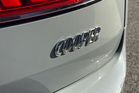 MK18YJV Mini Clubman 1.5 Cooper Auto Euro 6 (s/s) 6dr Thumbnail #30