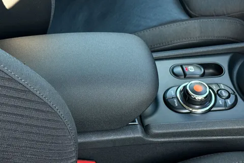 MK18YJV Mini Clubman 1.5 Cooper Auto Euro 6 (s/s) 6dr Thumbnail #34