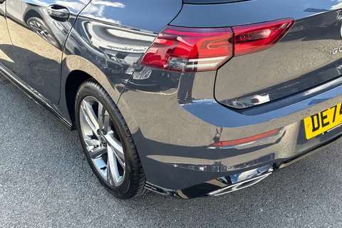 DE74ZWC Volkswagen Golf 1.5 TSI 150 R-Line 5dr Thumbnail #8