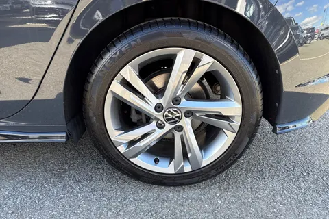 DE74ZWC Volkswagen Golf 1.5 TSI 150 R-Line 5dr Thumbnail #12