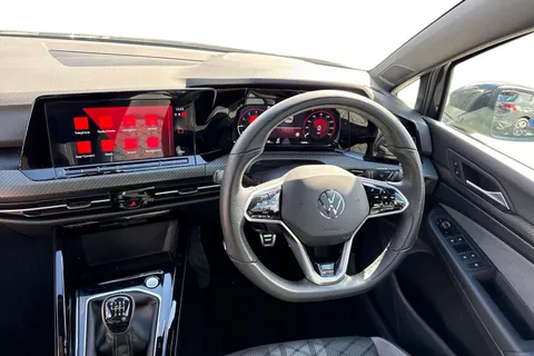 DE74ZWC Volkswagen Golf 1.5 TSI 150 R-Line 5dr Thumbnail #18