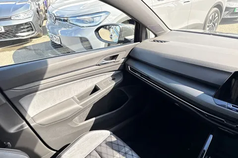 DE74ZWC Volkswagen Golf 1.5 TSI 150 R-Line 5dr Thumbnail #20