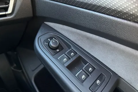 DE74ZWC Volkswagen Golf 1.5 TSI 150 R-Line 5dr Thumbnail #25