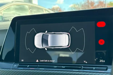 DE74ZWC Volkswagen Golf 1.5 TSI 150 R-Line 5dr Thumbnail #32