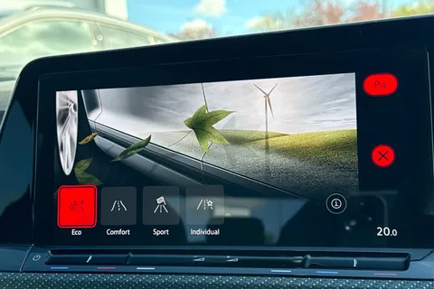 DE74ZWC Volkswagen Golf 1.5 TSI 150 R-Line 5dr Thumbnail #34