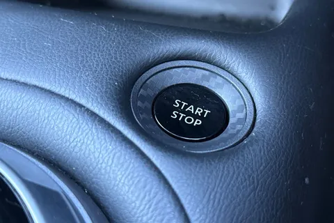 MC22DZZ Nissan Juke 1.6 Hybrid Tekna 5dr Auto Thumbnail #43