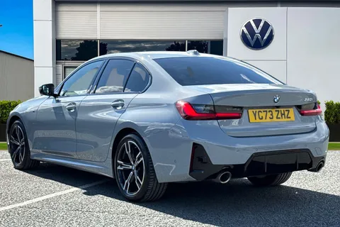 YC73ZHZ BMW 3 Series 2.0 320i M Sport Auto Euro 6 (s/s) 4dr Thumbnail #3