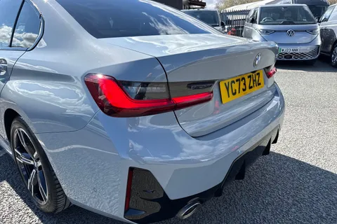 YC73ZHZ BMW 3 Series 2.0 320i M Sport Auto Euro 6 (s/s) 4dr Thumbnail #9