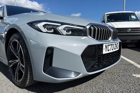 YC73ZHZ BMW 3 Series 2.0 320i M Sport Auto Euro 6 (s/s) 4dr Thumbnail #10