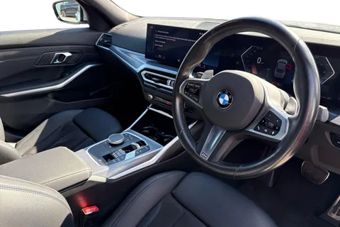 YC73ZHZ BMW 3 Series 2.0 320i M Sport Auto Euro 6 (s/s) 4dr Thumbnail #15