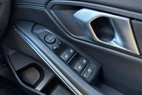 YC73ZHZ BMW 3 Series 2.0 320i M Sport Auto Euro 6 (s/s) 4dr Thumbnail #22