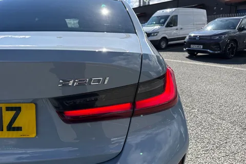 YC73ZHZ BMW 3 Series 2.0 320i M Sport Auto Euro 6 (s/s) 4dr Thumbnail #27