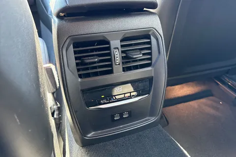 YC73ZHZ BMW 3 Series 2.0 320i M Sport Auto Euro 6 (s/s) 4dr Thumbnail #37