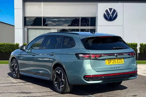 DF25EZG Volkswagen Passat 1.5 TSI eHybrid 272 R-Line 5dr DSG **INFORTAINMENT PACK, PAN ROOF, DRIVER P Thumbnail #3