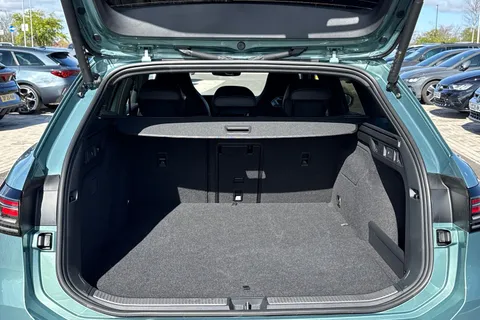 DF25EZG Volkswagen Passat 1.5 TSI eHybrid 272 R-Line 5dr DSG **INFORTAINMENT PACK, PAN ROOF, DRIVER P Thumbnail #8