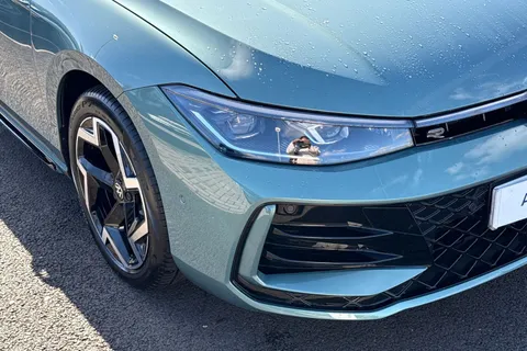 DF25EZG Volkswagen Passat 1.5 TSI eHybrid 272 R-Line 5dr DSG **INFORTAINMENT PACK, PAN ROOF, DRIVER P Thumbnail #10